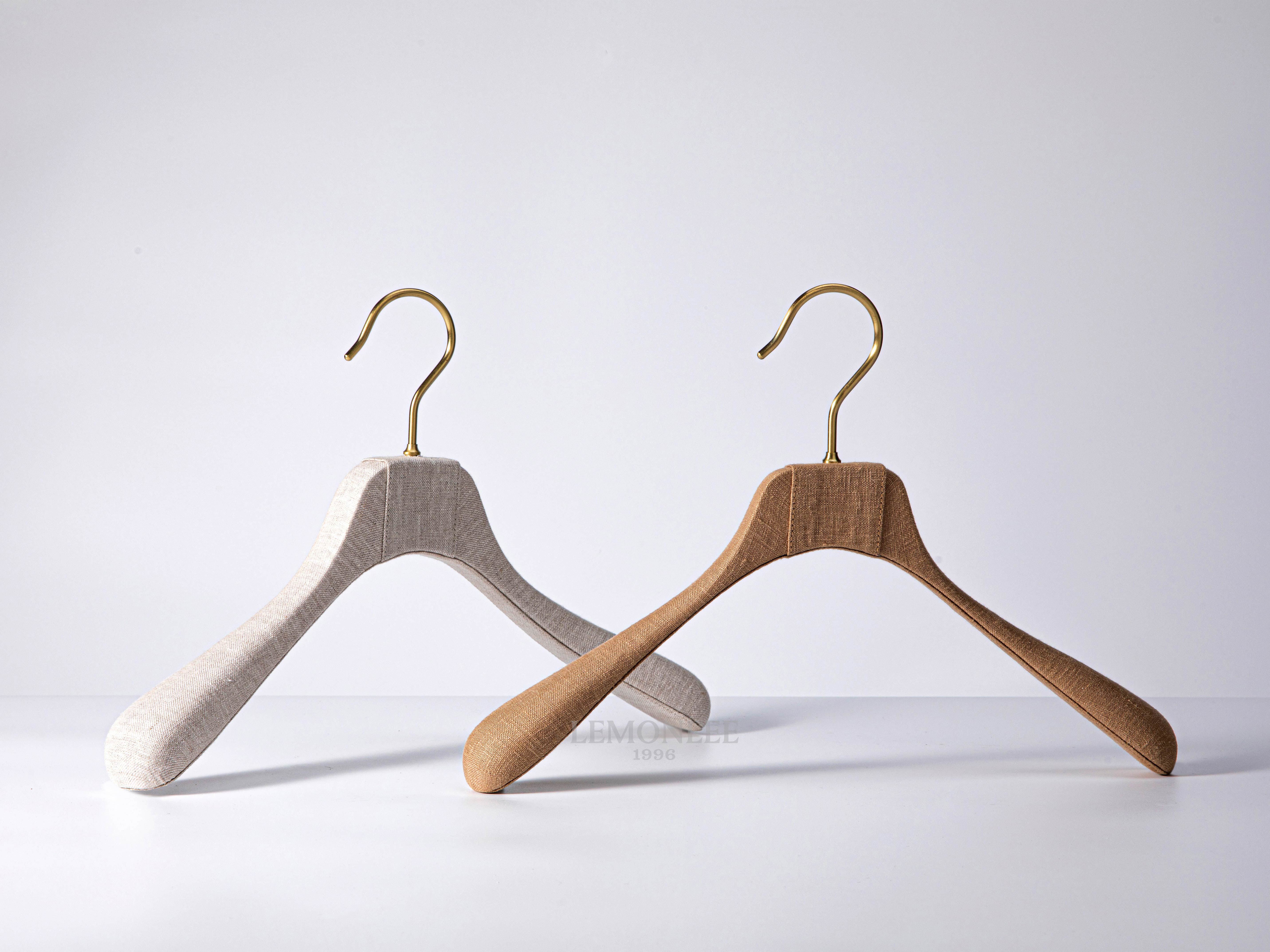 2026新款實(shí)木包麻布衣架