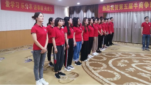 華恩實(shí)木衣架， 實(shí)木衣架為什么要選擇華恩之公司團(tuán)建【華恩】