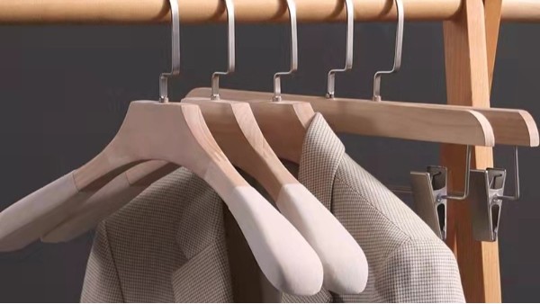 如何挑選高品質(zhì)衣架？看這幾點就夠了！——華恩
