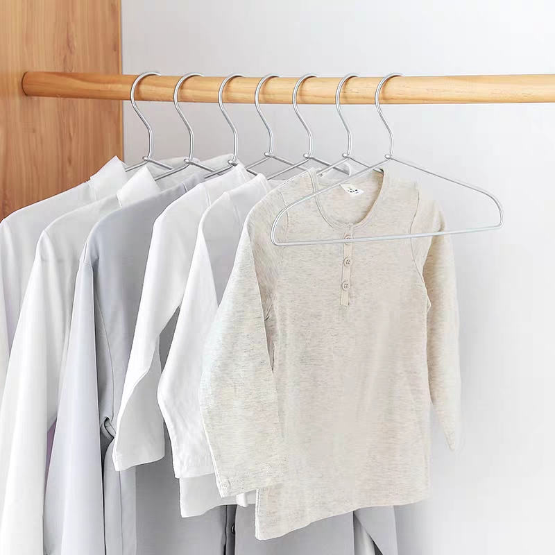 衣柜里面的衣架鐵的好還是木頭的好