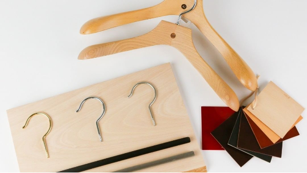 服裝店的掛衣架哪個(gè)地方有賣