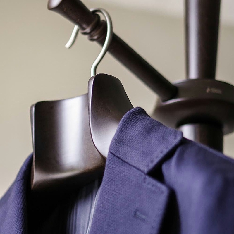 男士服裝店掛衣架